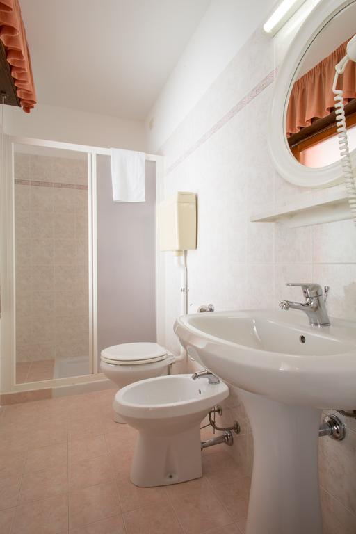 Hotel La Gardenia & Villa Oleandra Limone sul Garda Bilik gambar