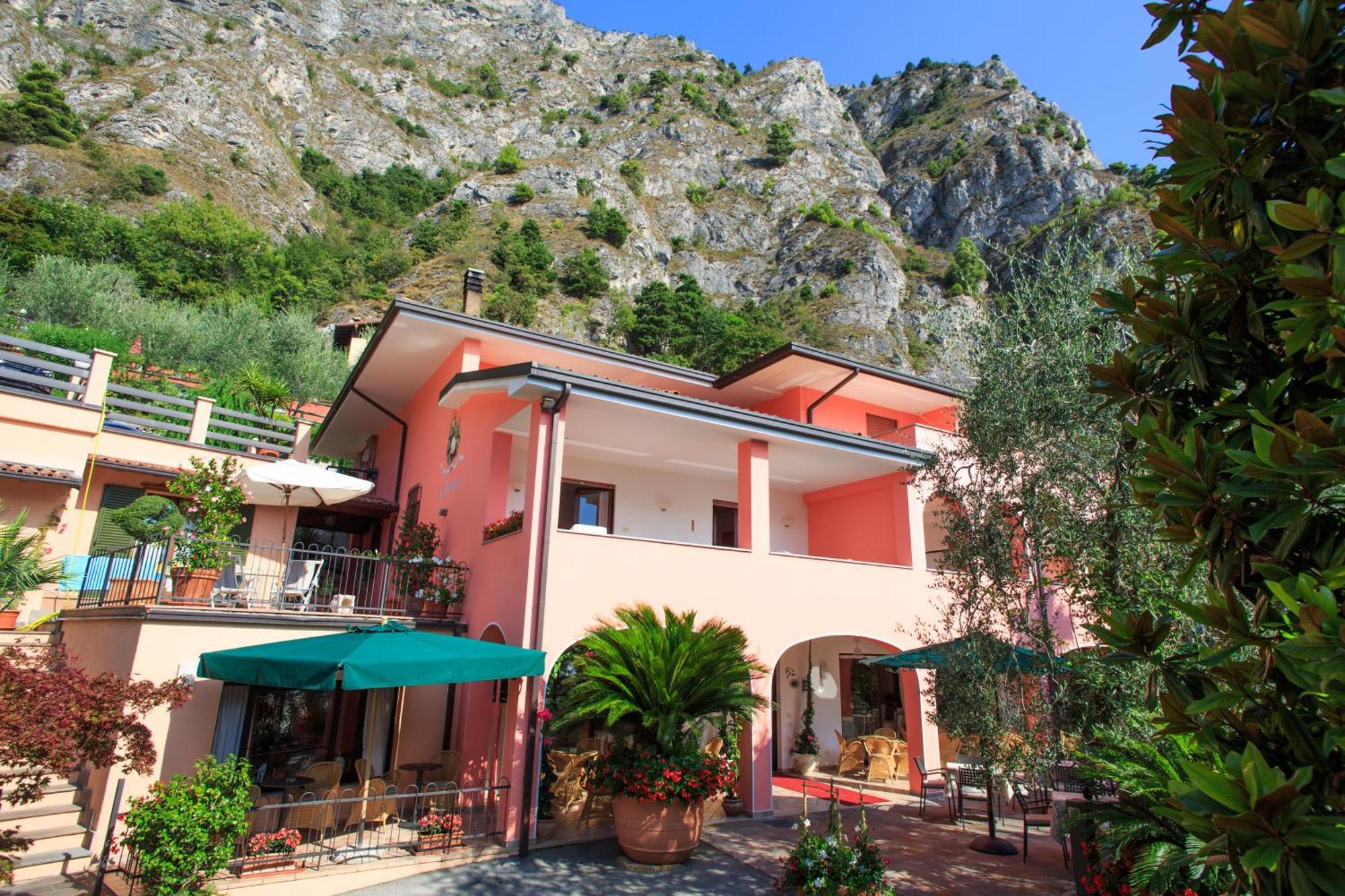 Hotel La Gardenia & Villa Oleandra Limone sul Garda Bilik gambar